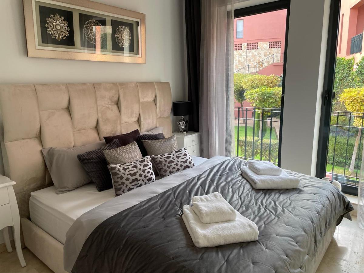 מיחאס Calahonda Luxury Apartment With A Stunning Sea View מראה חיצוני תמונה