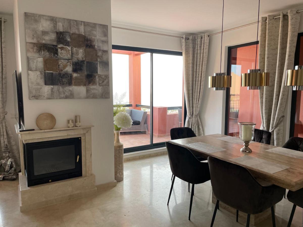 מיחאס Calahonda Luxury Apartment With A Stunning Sea View מראה חיצוני תמונה