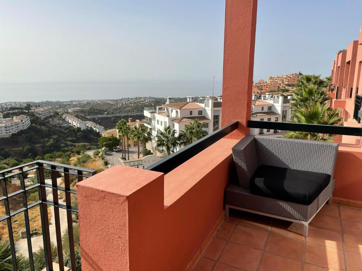 מיחאס Calahonda Luxury Apartment With A Stunning Sea View מראה חיצוני תמונה