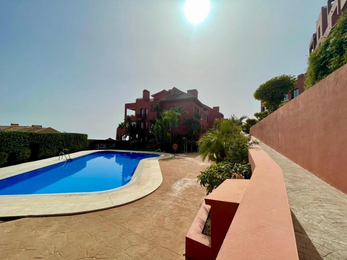 מיחאס Calahonda Luxury Apartment With A Stunning Sea View מראה חיצוני תמונה